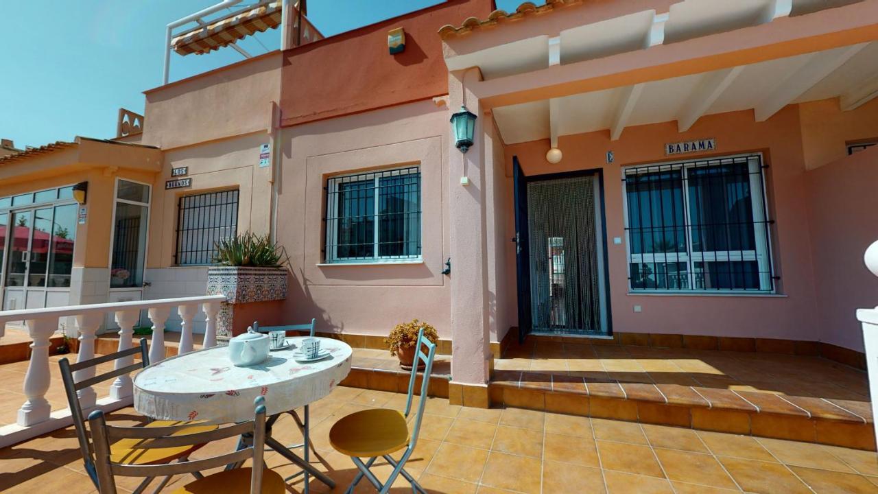 Cozy & Bright Bungalow ตอร์เรเวียคา ภายนอก รูปภาพ