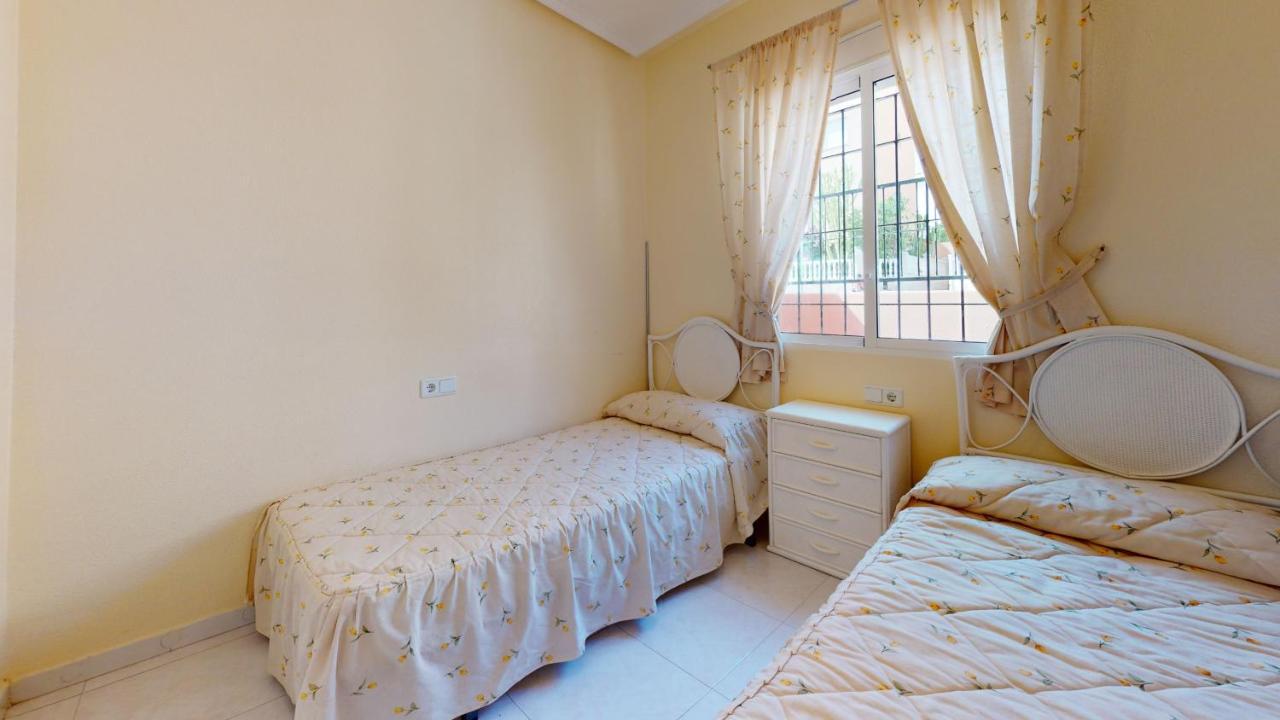 Cozy & Bright Bungalow ตอร์เรเวียคา ภายนอก รูปภาพ