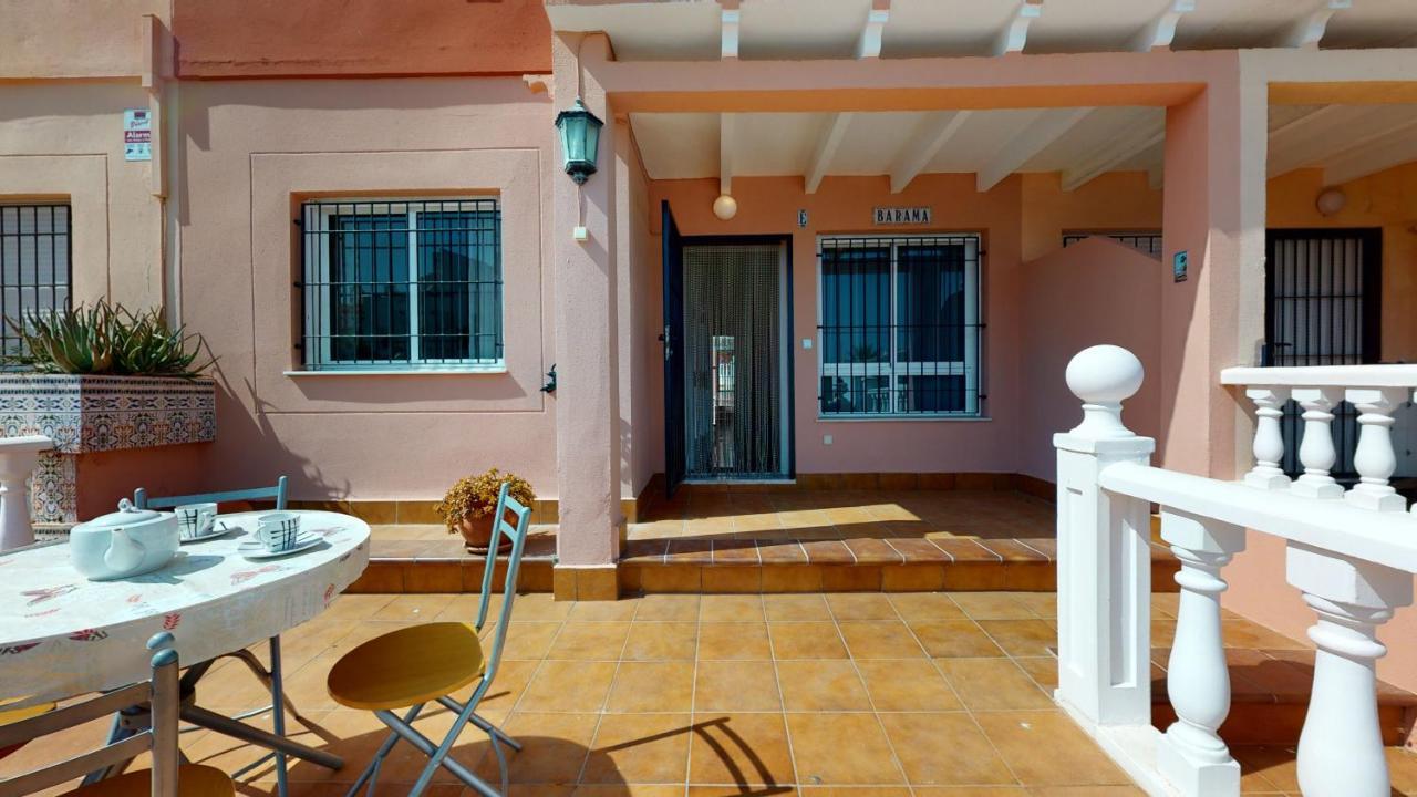 Cozy & Bright Bungalow ตอร์เรเวียคา ภายนอก รูปภาพ